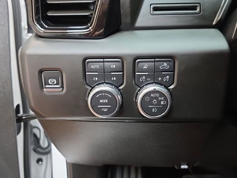 Used 2025 GMC Sierra 1500 AT4 AWD/4WD image 27