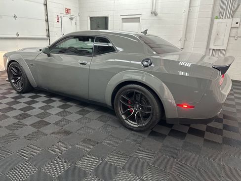 Used 2019 Dodge Challenger SRT Hellcat RWD image 6