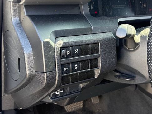 Used 2024 Toyota Tacoma SR w/ SR Upgrade Package AWD/4WD image 7