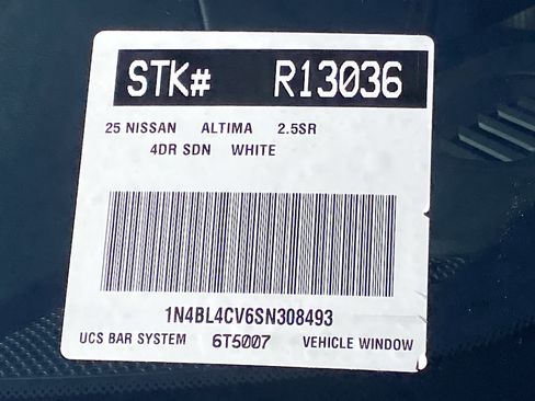 Used 2025 Nissan Altima 2.5 SR image 32