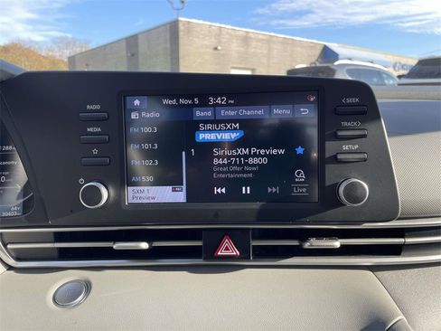 Certified 2023 Hyundai Elantra SEL image 25