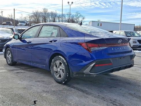 New 2026 Hyundai Elantra SE image 3