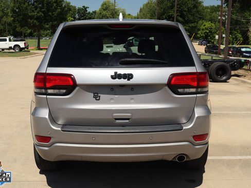 Used 2020 Jeep Grand Cherokee Altitude RWD image 4