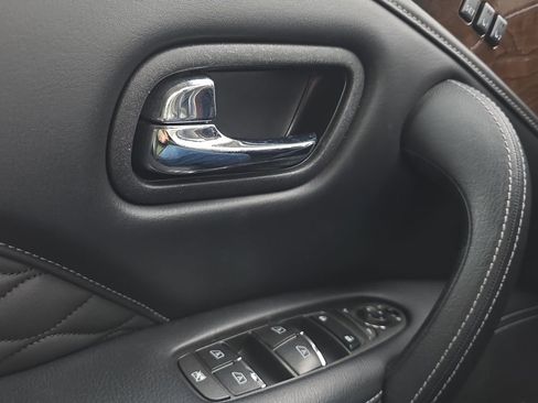 Used 2019 INFINITI QX80 4WD image 11