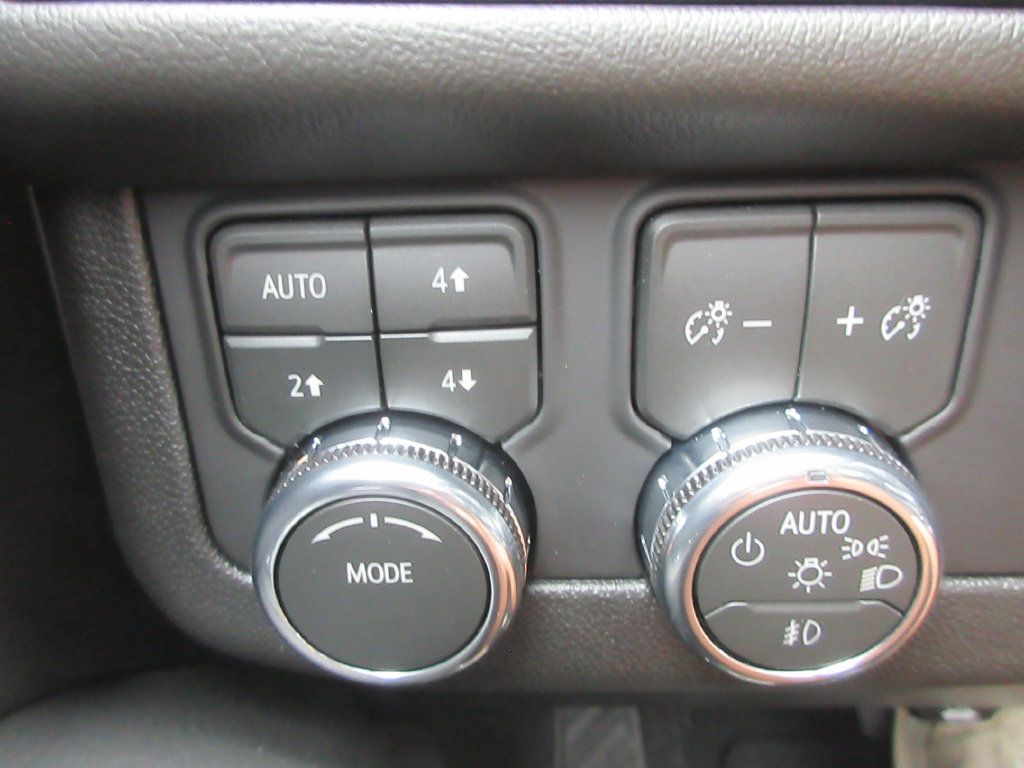 New 2027 GMC Yukon Denali w/ Denali Reserve Package AWD/4WD image 17
