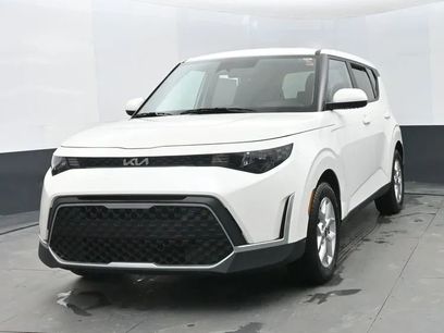 Used 2025 Kia Soul LX w/ LX Technology Package