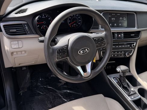 Used 2018 Kia Optima LX FWD image 12