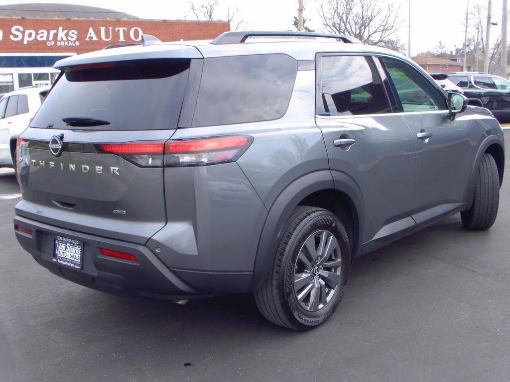 Used 2025 Nissan Pathfinder SV AWD/4WD image 4