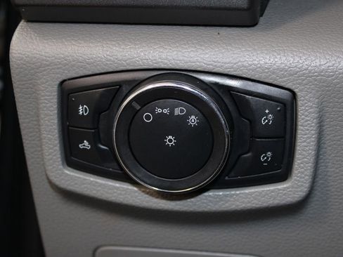 Used 2016 Ford F150 XLT image 38