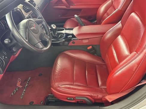 Used 2005 Chevrolet Corvette Convertible w/ Preferred Equipment Group image 12