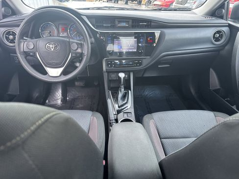 Used 2019 Toyota Corolla LE image 12