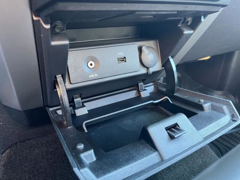 Used 2013 Ford F150 XLT w/ Luxury Equipment Group image 21