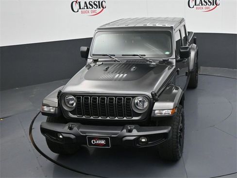 Used 2025 Jeep Gladiator Sport image 19