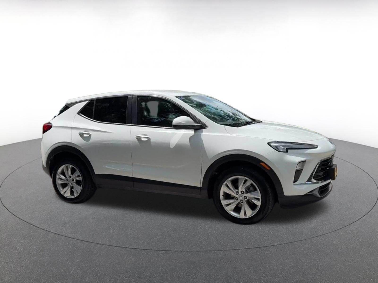 Used 2025 Buick Encore GX Preferred FWD image 2