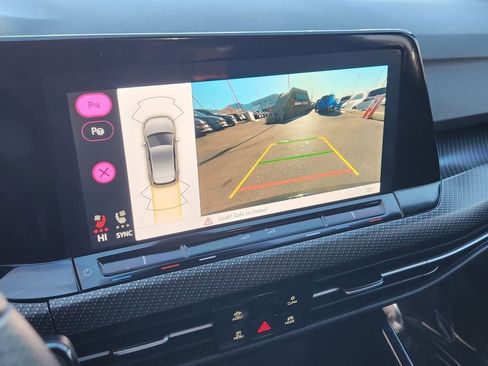 Used 2024 Volkswagen Golf R image 9