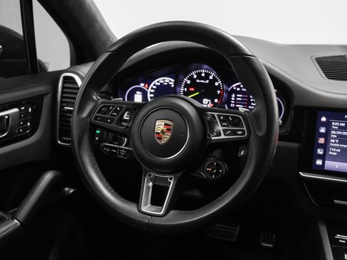 Certified 2023 Porsche Cayenne Turbo S AWD/4WD image 38