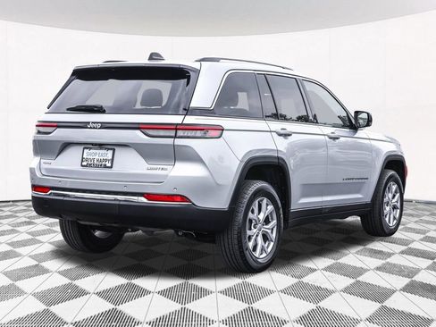 Used 2022 Jeep Grand Cherokee Limited AWD/4WD image 14
