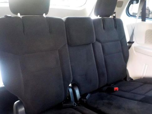 Used 2016 Dodge Grand Caravan SXT image 19