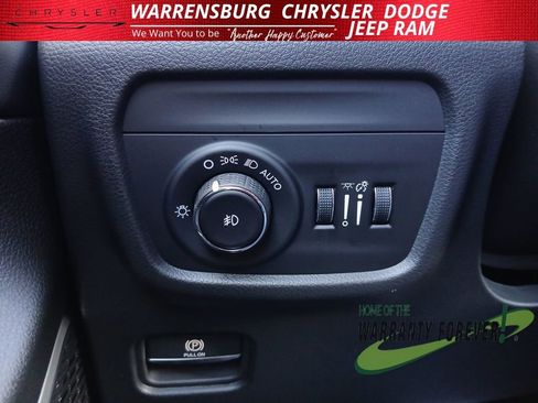 New 2025 Jeep Grand Cherokee L Limited w/ Luxury Tech Group II image 31