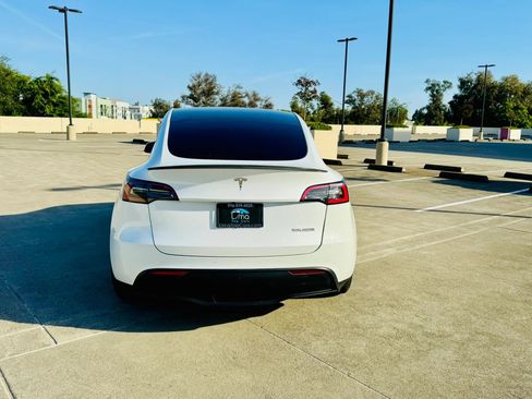 Used 2023 Tesla Model Y Performance AWD/4WD image 6