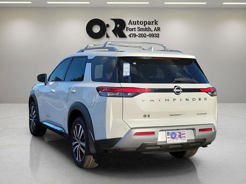 Used 2024 Nissan Pathfinder Platinum w/ Cargo Package FWD image 4