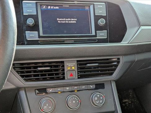 Used 2024 Volkswagen Jetta Sport FWD image 4