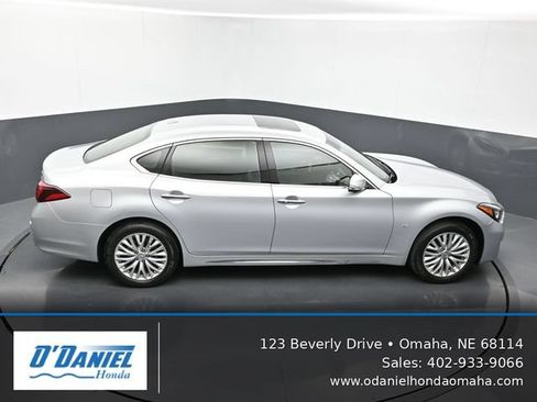 Used 2015 INFINITI Q70 L 3.7 w/ Deluxe Touring Package AWD/4WD image 19
