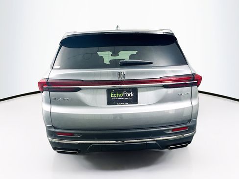 Used 2025 Buick Enclave Preferred image 7