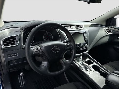 Used 2019 Nissan Murano S image 8