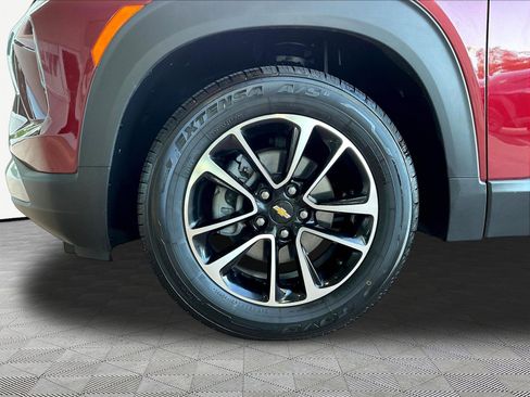 Used 2024 Chevrolet TrailBlazer LT FWD image 30
