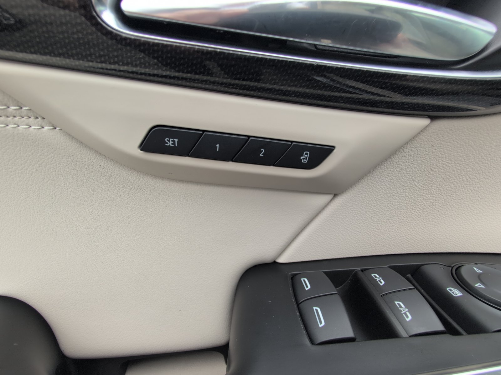 Used 2022 Buick Envision Essence w/ Safety Package FWD image 15