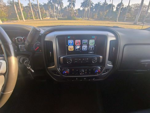 Used 2017 GMC Sierra 1500 SLE w/ SLE Value Package AWD/4WD image 8
