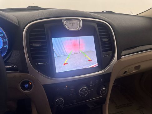Used 2013 Chrysler 300 RWD image 38