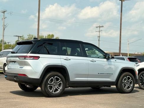 Used 2022 Jeep Grand Cherokee Trailhawk w/ Luxury Tech Group III AWD/4WD image 37