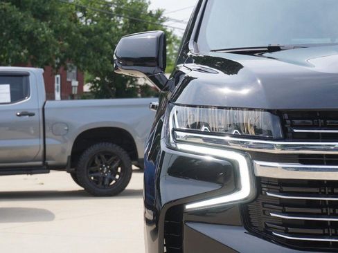 Used 2024 Chevrolet Tahoe LT w/ Luxury Package AWD/4WD image 9