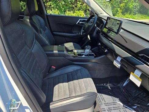 New 2026 Mitsubishi Outlander AWD image 4