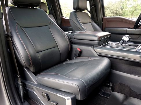 Used 2022 Ford F150 Lariat w/ Max Trailer Tow Package image 8