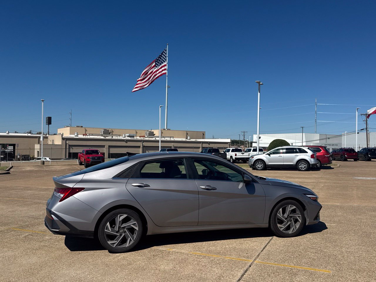 Used 2025 Hyundai Elantra SEL FWD image 27