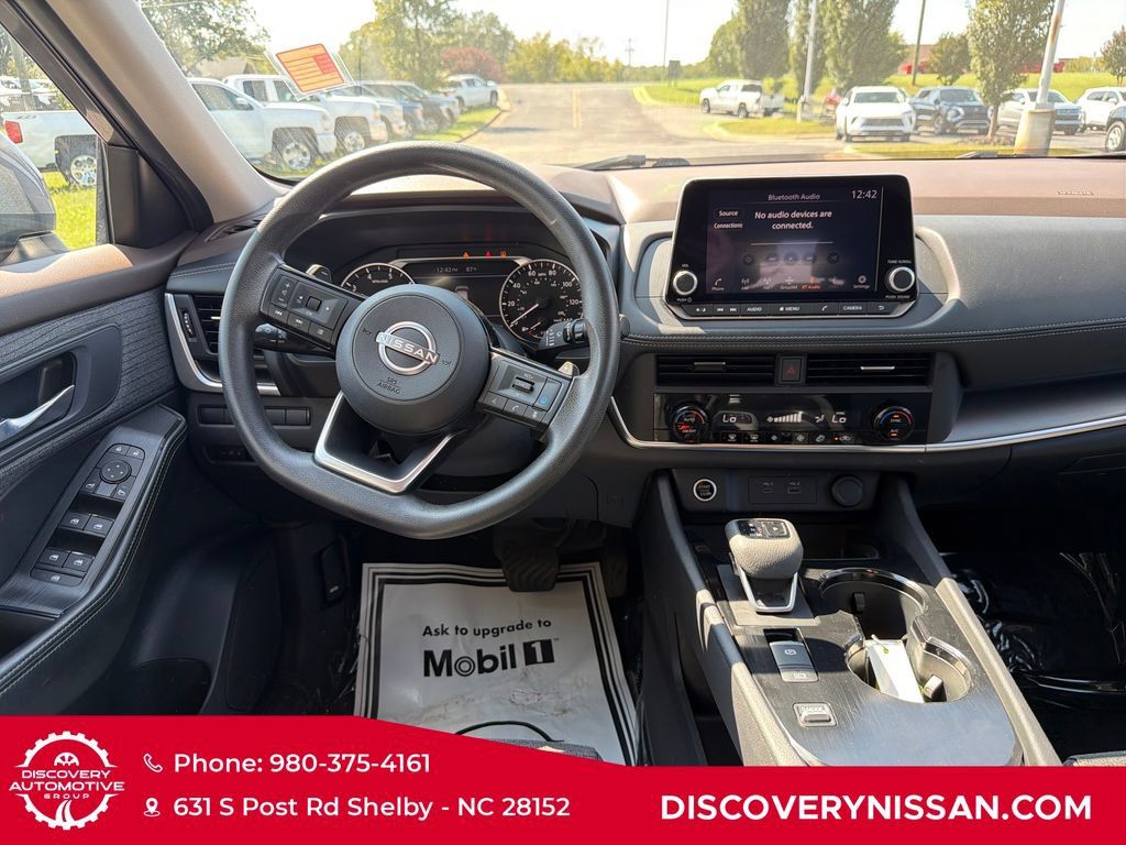 Certified 2023 Nissan Rogue SV FWD image 28