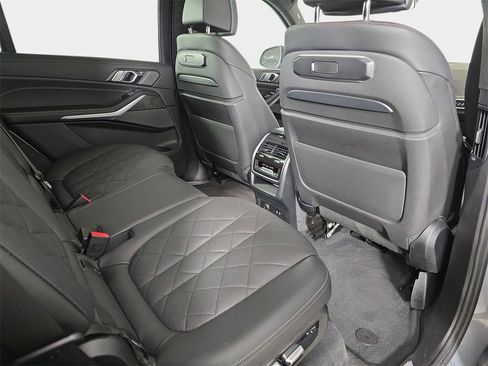 Certified 2024 BMW X7 xDrive40i w/ Premium Package image 10