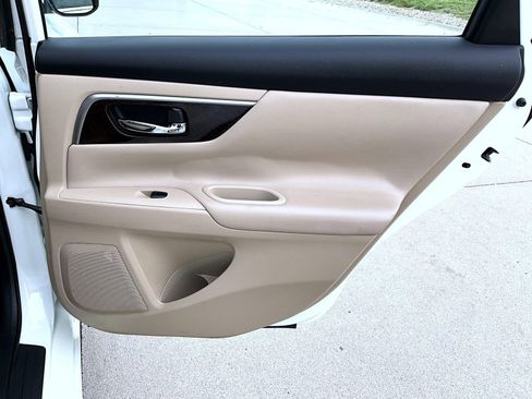 Used 2015 Nissan Altima 2.5 SL w/ Moonroof Package FWD image 18