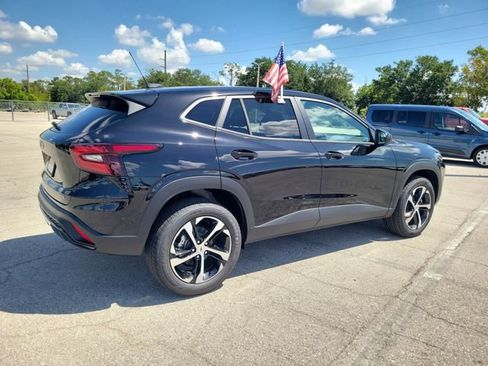 New 2026 Chevrolet Trax RS FWD image 2