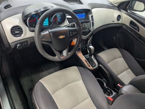 Used 2014 Chevrolet Cruze LS FWD image 12