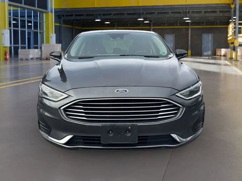 Used 2019 Ford Fusion SEL image 2