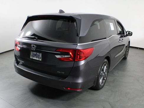 Used 2023 Honda Odyssey Elite image 3