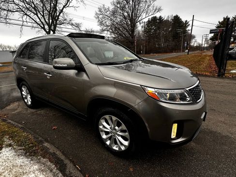 Used 2014 Kia Sorento EX w/ EX V6 Touring Package image 3