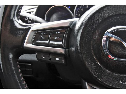 Used 2018 MAZDA MX-5 Miata Club image 15