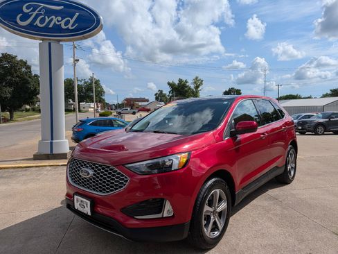 Used 2024 Ford Edge SEL w/ Convenience Package AWD/4WD image 2