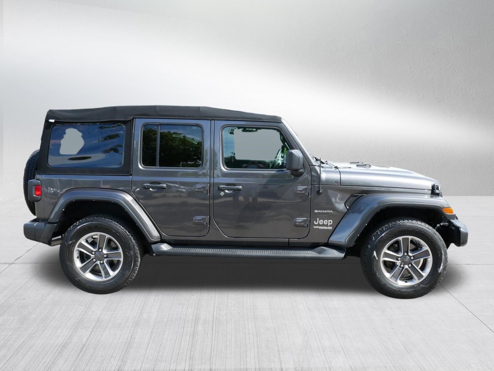 Used 2022 Jeep Wrangler Unlimited Sahara w/ Cold Weather Group AWD/4WD image 8