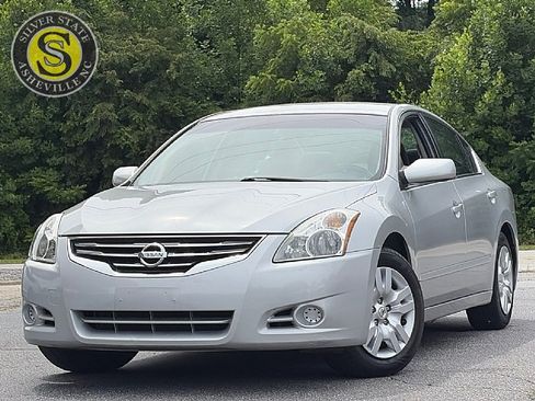 Used 2011 Nissan Altima 2.5 S FWD image 1